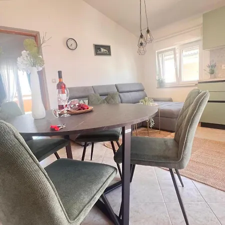 Mint Bellavista Апартаменты Вир