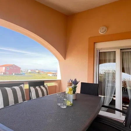 Mint Bellavista Apartment Vir